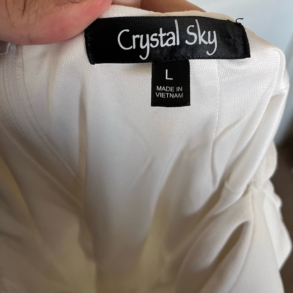 White jumpsuit, Large, with halter top and open back. - Picture 5 of 5